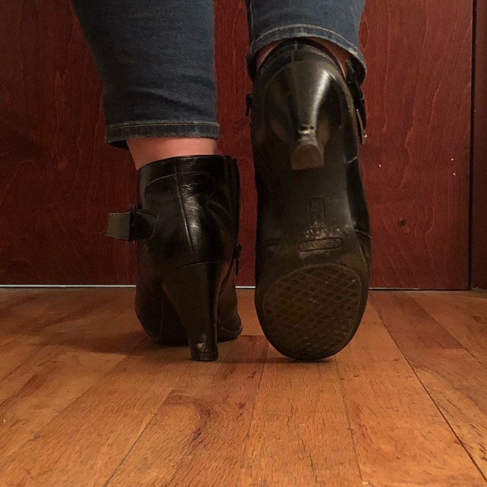 Black booties with top of foot cutouts Size 7.5 - Picture 5 of 10